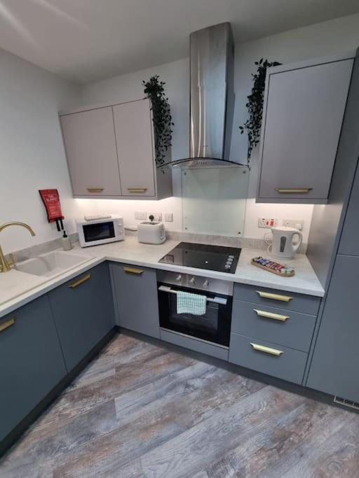 Apartment Brand New Ground Floor Centre *